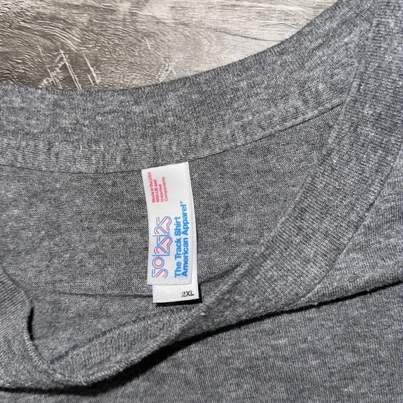 Graphic T-Shirt 2XL - Picture 2 of 3